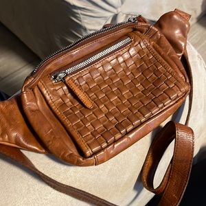 Vilenca Holland leather belt bag